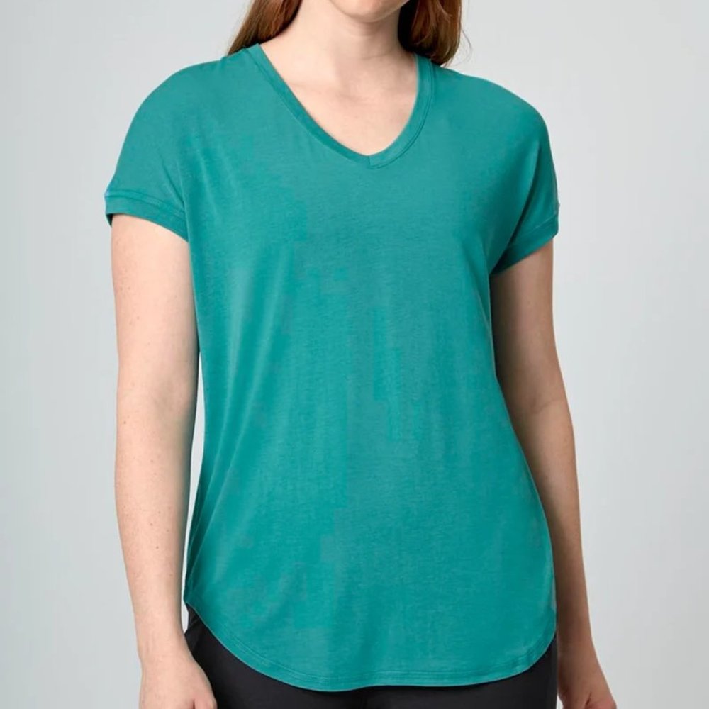 NWT Mondetta Women Ultra Soft V-Neck T-Shirt Porcelain Green Size M $50 4D130